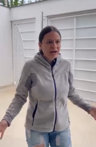 H2016007 vizinha emprestou lhe um liquidificador olha que ela fez com ele part2