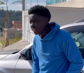 H2006007 Marido enquanto trabalhava fazia que não conhecia sua esposa part2