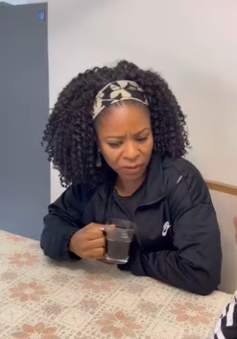 H1903020 Essas vizinhas partilhavam se até água entre elas todos os dias era igual até que part2