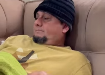 H0205007 Uma empresária pediu um dinheiro emprestado uma humilde part2