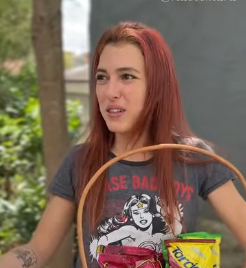 H2015008 Uma empresária pediu reais emprestado uma humilde vendedora, sem acreditar que sua vida mudaria part2