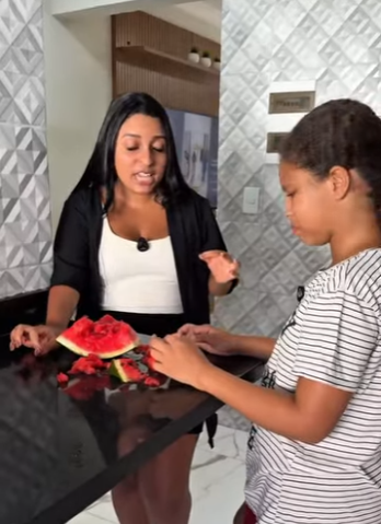 H1909016 MADRASTA DESTRÓI COMIDA DA ENTEADA MARIDO DELA TEM QUE TOMAR ATITUDE part2