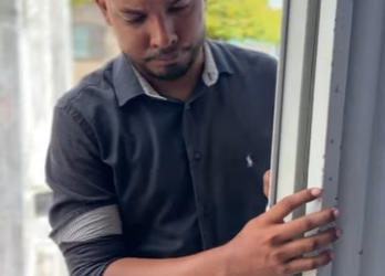 H0201002 Garotinho pobre recompensado de forma surpreendente por sua honestidade part2