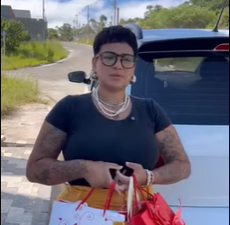 H2016011 Disse uma mentira para ganhar um presente que não lhe part2