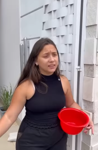 H2019010 Não queria que essa mulher passasse na frente da casa del, veja porque part2