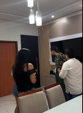 H0108003 Soldado voltou depois de anos foi recebido assim part2