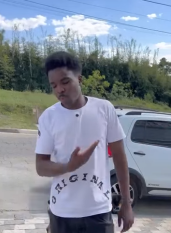 H2006019 Essa mulher gostava de pedir favores, mas não fazia um favor ninguém isso part2