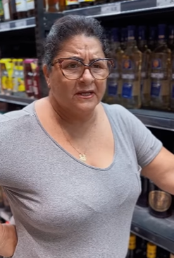 H1911006 Eu vi Marido humilhand0 ela no meio do mercado não aguentei tive que falr umas boas pra esse s4fado,ela tem que acordar part2