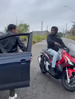 H2214007 Uma mãe nunca deve permitir que seu filho faça isso part2