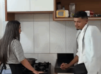 H0108002 Ele tinha uma grande mulher em casa mesmo assim na valorizava part2