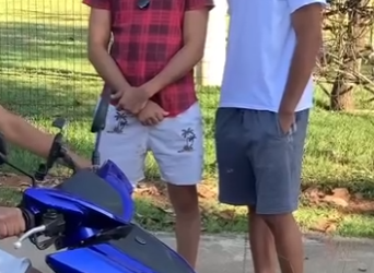 H0409003 Deus grandioso na vida daqueles que crê. amém part2