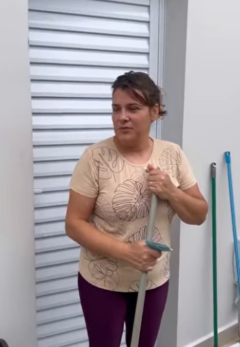 H2316005 primeiro salário foi dado para minha mãe partir desse momento não me falta dinheiro part2