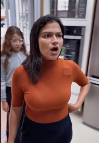 H1911015 Minha Cunhada só sabe gritar com filha dela,ela acha que assim que educa criança,na base do grito parte 2