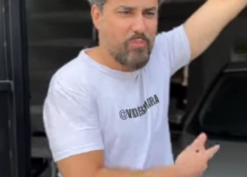 H2315002 Um milagre veio mudou vida deste casal para enche los de felicidade part2