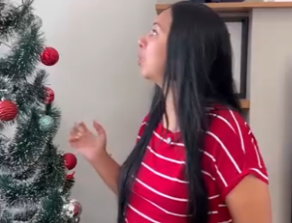 H2203020 Ajudou amiga decorar casa, mas depois ela queria ser paga part2