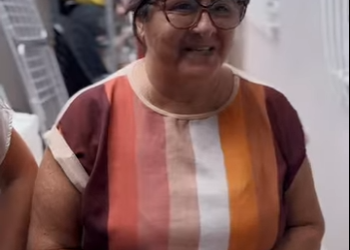 H2211010 Um absurdo,meu Marido se oferece pra consertar as coisas da minha Mãe depois quer que ela pague tudo,não acho certo parte 2