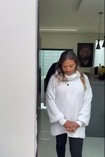 H2214021 Ela disse que marido tinha que dar tudo ela nada sua mãe part2