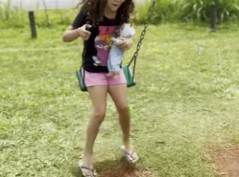 H2008008 Mulher sem c0ração humilh4 criança c4deir4nte, ela só não sabia quem era pai dele part2