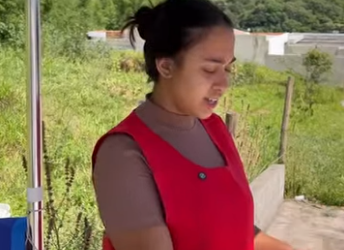 H2319008 Vendia pipocas sempre que comprava algo, as vizinhas criticavam na part2