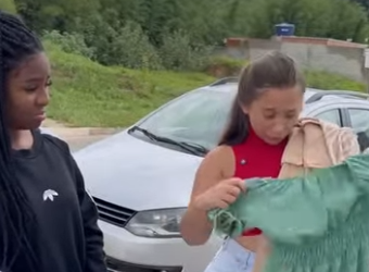 H2319012 Amigas são olhadas com amor nunca assim part2