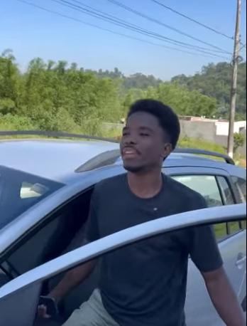 H2319005 Precisava de um carro vizinha queria comprar casa dele se aproveitando da situação part2