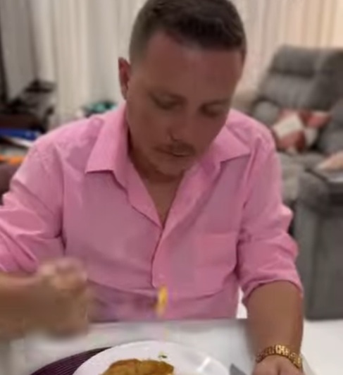 H2515002 Estragou comida da empregada por um motivo estranho parte 2