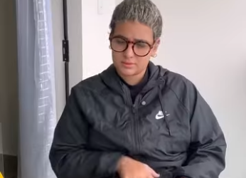 H2319020 Ela comprou uma bolsa só porque sabia que tem dentro part2