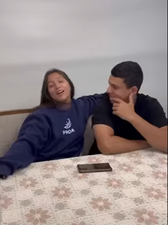 H2319015 Eles chegavam na mesma hora de almoço sem avisar na casa de uma amiga não encontrava que fazer part2