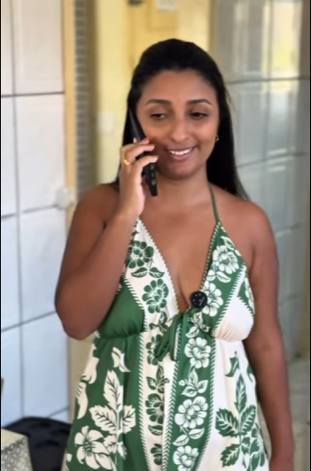 H2421012 QUE SERÁ QUE ELA ESTÁ ESCONDENDO part