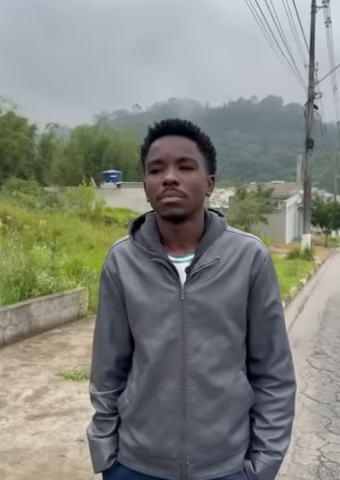 H0109004 Vendeu casa que sua mãe mora deixou na rua part2