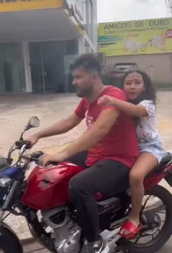 H0411002 Filha descobre mãe infiel em moto expõe da melhor forma part2