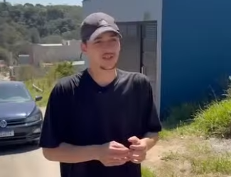 H2518012 Mandou fazer uma casa com os irmãos quando chegou não podia morar nela part2