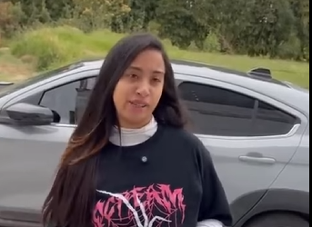 H2518010 Disse pra ela que comprou um terreno pra fazer uma casa, olha que ela fez part2