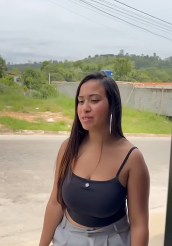 H2918008 Foi dispensado do trabalho ela coloca ele pra fora part2