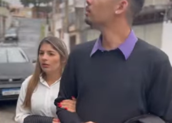 H0615004 Milionário não consegue passar cartão de crédito part2