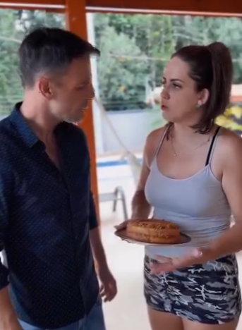 H2811013 Eu faço de tudo,mas meu Marido só me critica,não me apoia em nada passa as coisas na cara,acho que cansei part2