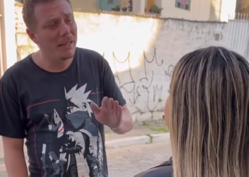 H2809014 Ele comprou para ela uma televisão de ultima geração, mas ela só brincou com os seus sentimentos part2