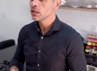 H2808007 Minha Esposa usa nossa filha como pretexto pra não dormir comigo,nossa filha prioridade mas ela já está bem grandinha parte 2