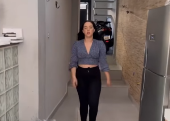 H2809020 Ela danificou celular para que sua mãe comprasse outro, olha que aconteceu part2