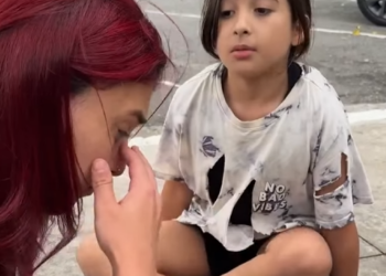 H2915010 Ele maltratava as pessoas na rua até que sua filha lhe ensinou uma grande lição part2