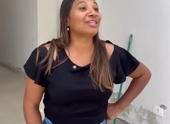 H2916021 Todos os dias ia procurar comida na casa da vizinha até que isso aconteceu part2