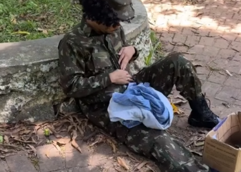 H3115009 Ela encontrou namorado militar destino quis separá los novamente part2