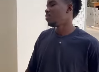 H3116010 Sua mãe dá uma lição ao seu filho para que aprenda com seus erros part2