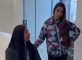 H3114010 Ela tinha um relacionamento com os dois amigos part2