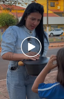 T3410040 Patroa descobre que a empregada levava a sobras de comida embora