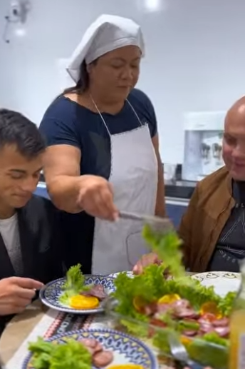 H0705001 Ela adicionou sal na comida para que ficasse ruim, final vai te surpreender part2