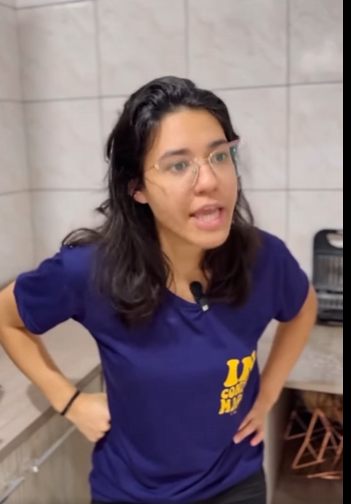 H0901008 Ela expulsou sua irmã de casa por não pagar o aluguel part2