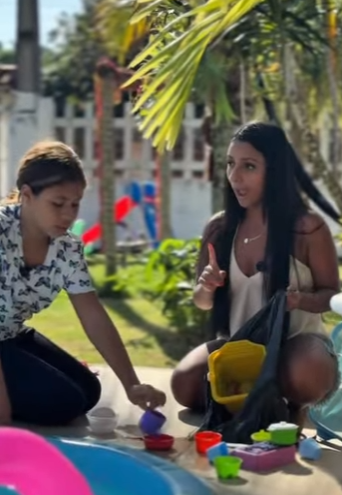 H0920003 MADRASTA CRUEL JOGA OS BRINQUEDOS FORA, MAS PAI TOMA UMA ATITUDE SURPREENDENTE part2