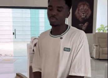 H0116003 Procurar comida na casa do filho virou part2