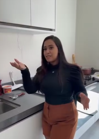 H3103013 Eles visitam sogra precisam dar algo para ela em troca part2